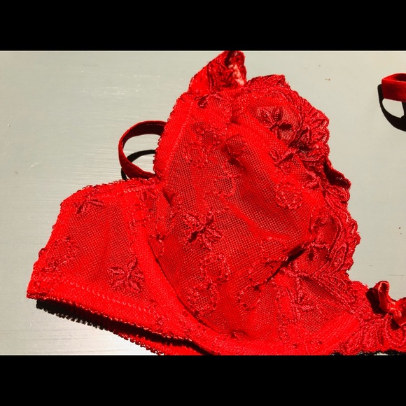 Beautiful lace bra size 34B - Picture 10 of 13